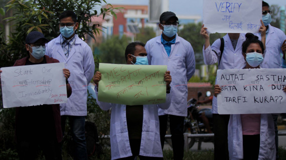 कोरोनाले चीन फर्कन नपाएका १५० मेडिकल विद्यार्थीले दुई वर्ष नेपालमै पढ्न पाउने